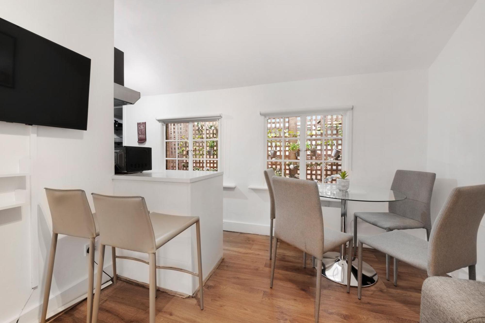 2 Bed Piccadilly Apartment 1 London Exterior foto